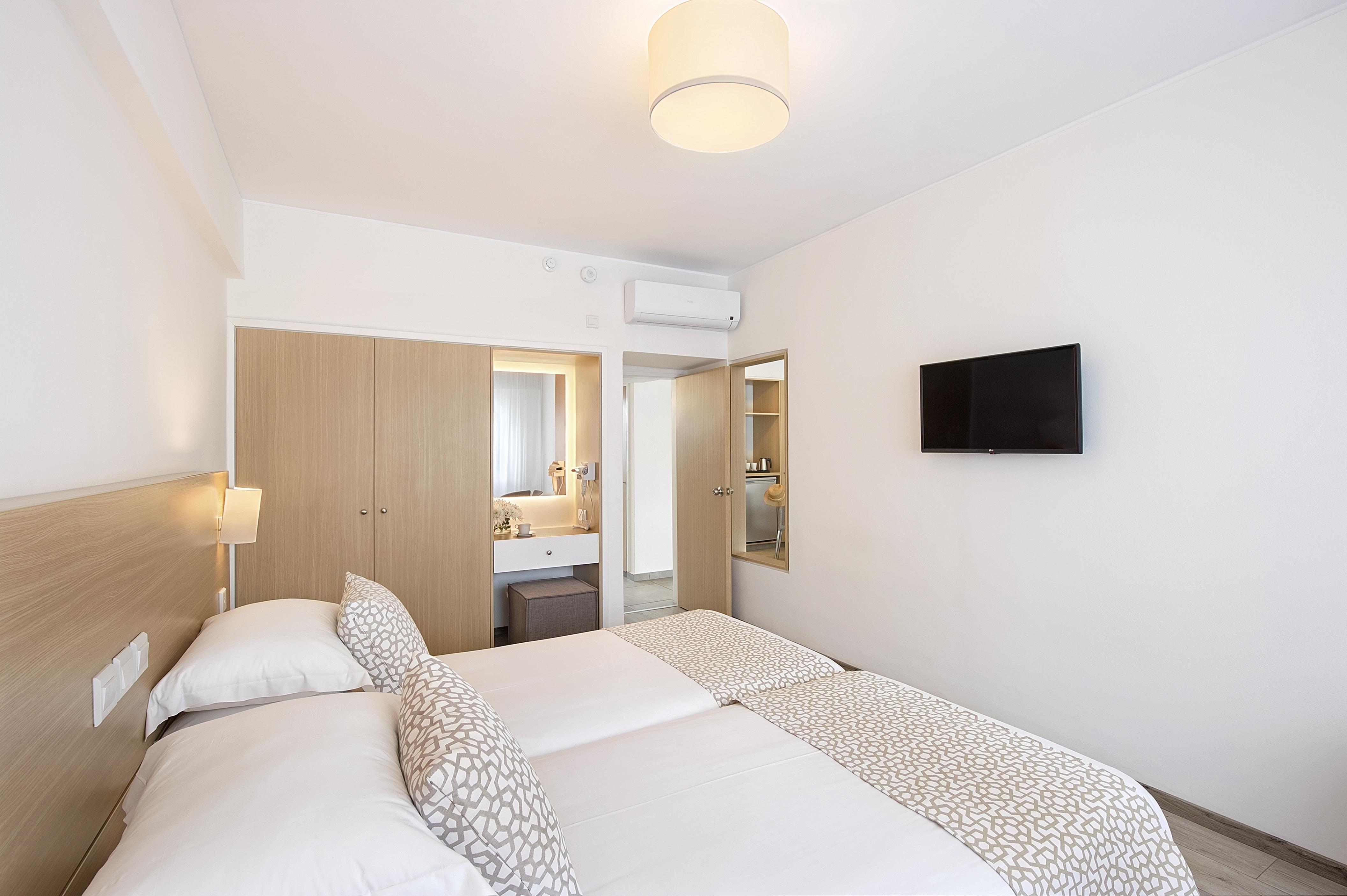 Sofianna Hotel Apartments Пафос Екстер'єр фото